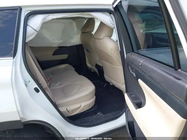 5TDKBRCH1PS122902 2023 TOYOTA HIGHLANDER - Image 8