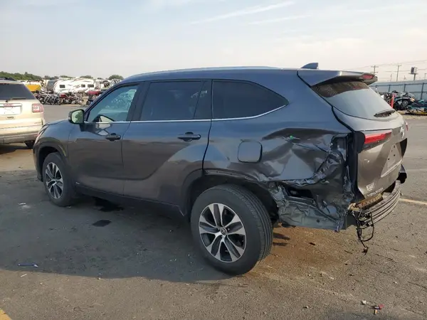 5TDKBRCH1RS605373 2024 TOYOTA HIGHLANDER - Image 2