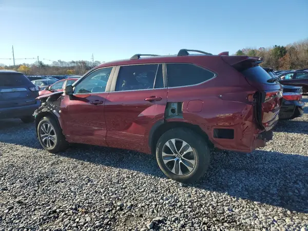 5TDKBRCH2PS117028 2023 TOYOTA HIGHLANDER - Image 2