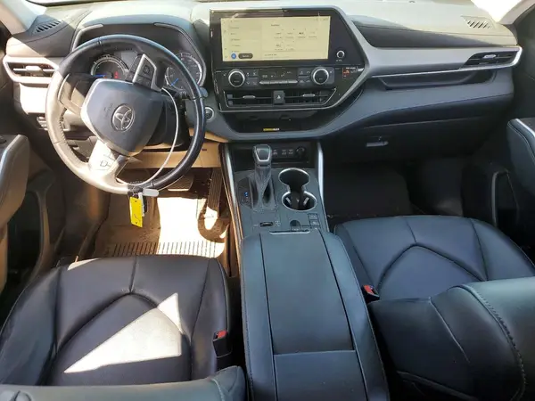 5TDKBRCH2PS576852 2023 TOYOTA HIGHLANDER - Image 8