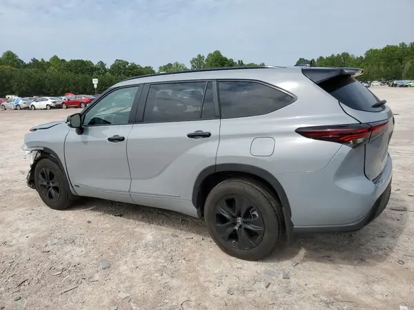 5TDKBRCH2RS603793 2024 TOYOTA HIGHLANDER - Image 2