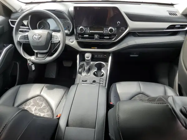 5TDKBRCH2RS603793 2024 TOYOTA HIGHLANDER - Image 8