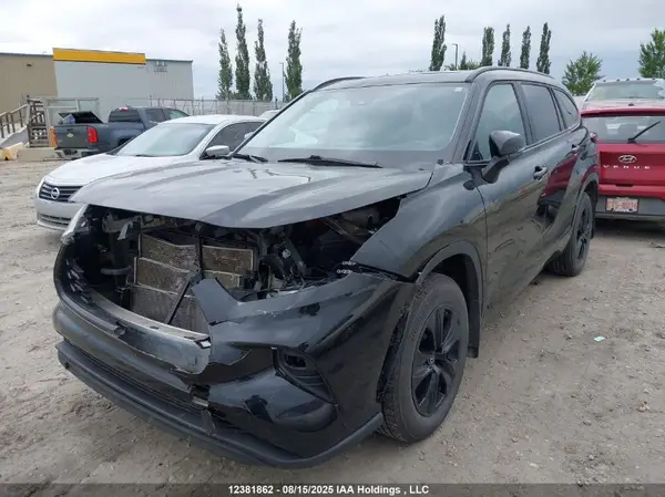 5TDKBRCH2RS621243 2024 TOYOTA HIGHLANDER - Image 2