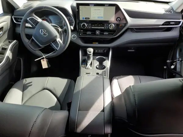 5TDKBRCH2SS647766 2025 TOYOTA HIGHLANDER - Image 8