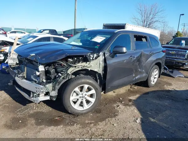 5TDKBRCH2SS671064 2025 TOYOTA HIGHLANDER - Image 2