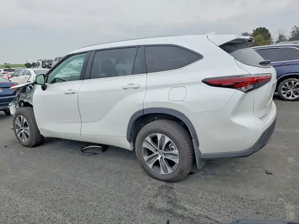 5TDKBRCH2SS684882 2025 TOYOTA HIGHLANDER - Image 2
