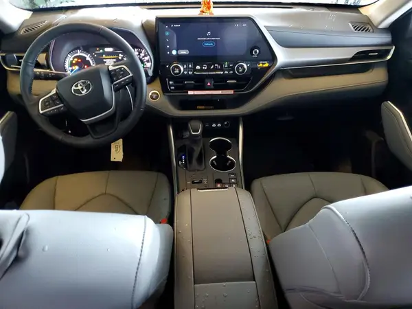 5TDKBRCH2TS694409 2026 TOYOTA HIGHLANDER - Image 8
