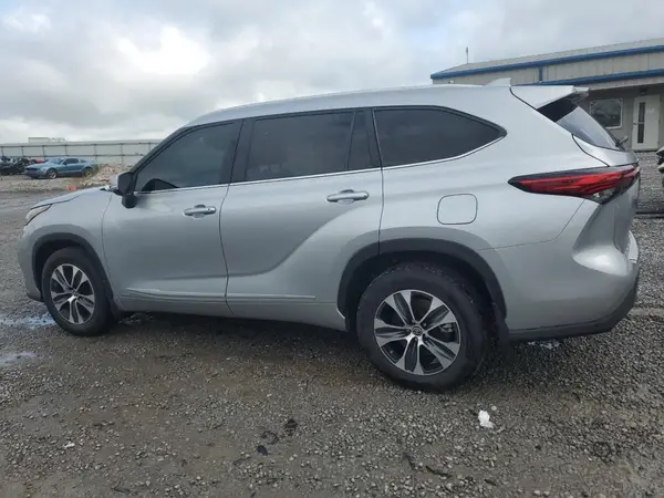 5TDKBRCH3PS111738 2023 TOYOTA HIGHLANDER - Image 2