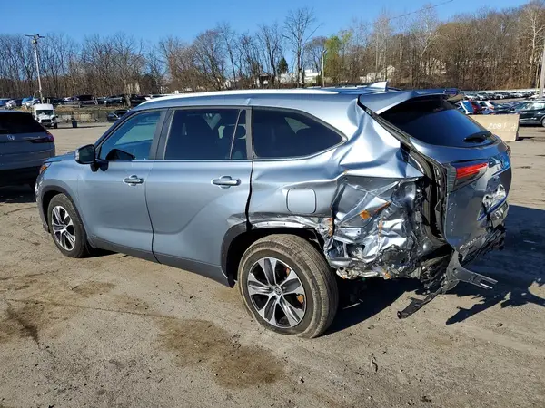 5TDKBRCH3PS119452 2023 TOYOTA HIGHLANDER - Image 2