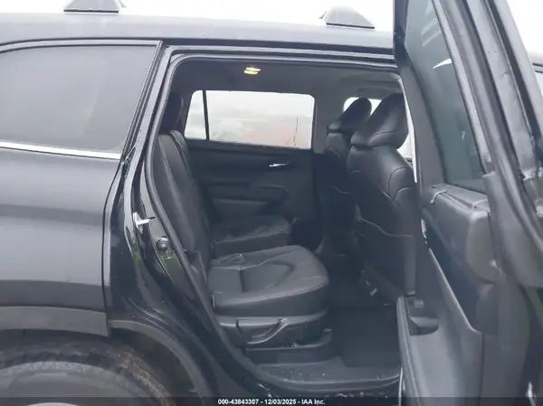 5TDKBRCH3PS569036 2023 TOYOTA HIGHLANDER - Image 8