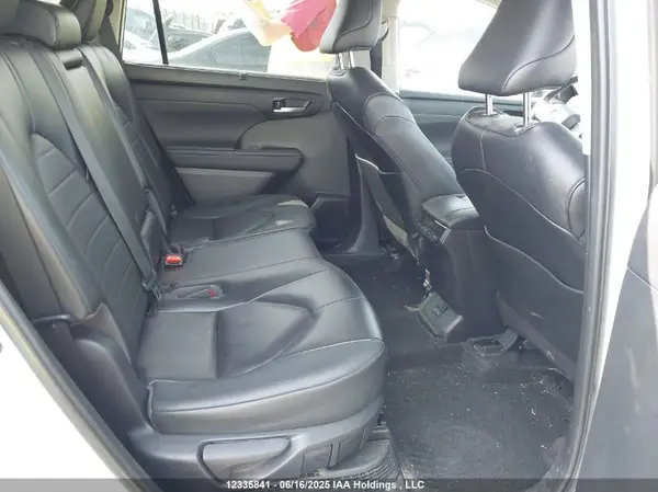 5TDKBRCH3PS585513 2023 TOYOTA HIGHLANDER - Image 8
