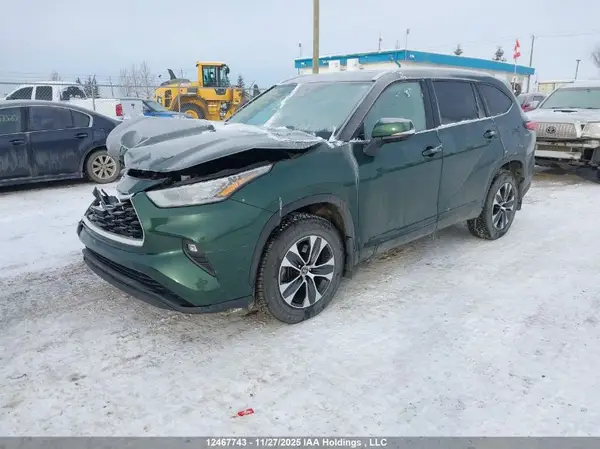 5TDKBRCH3PS588508 2023 TOYOTA HIGHLANDER - Image 2
