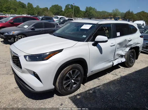 5TDKBRCH3TS702145 2026 TOYOTA HIGHLANDER - Image 2