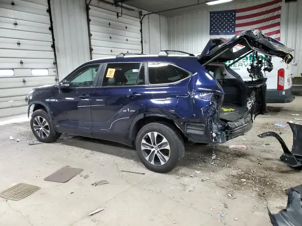 5TDKBRCH4PS117788 2023 TOYOTA HIGHLANDER - Image 2