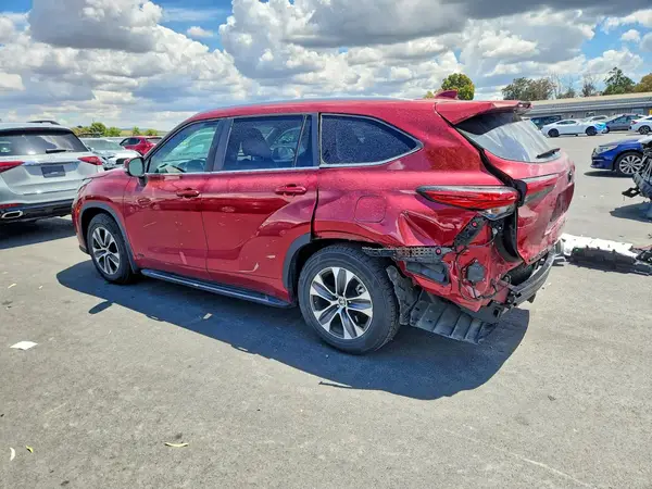 5TDKBRCH4PS120464 2023 TOYOTA HIGHLANDER - Image 2