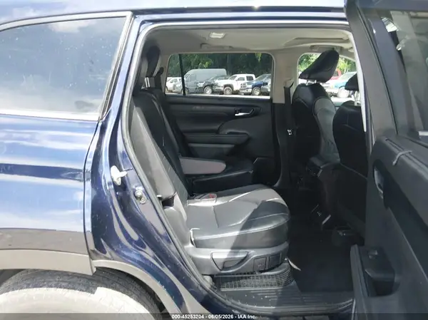 5TDKBRCH4PS568705 2023 TOYOTA HIGHLANDER - Image 8