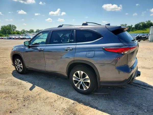 5TDKBRCH4PS577498 2023 TOYOTA HIGHLANDER - Image 2