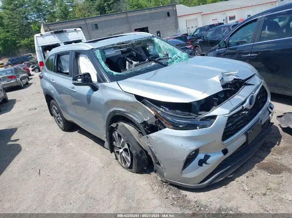5TDKBRCH4PS577775 2023 TOYOTA HIGHLANDER - Image 1