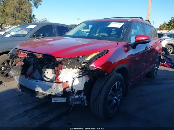 5TDKBRCH4PS583964 2023 TOYOTA HIGHLANDER - Image 2