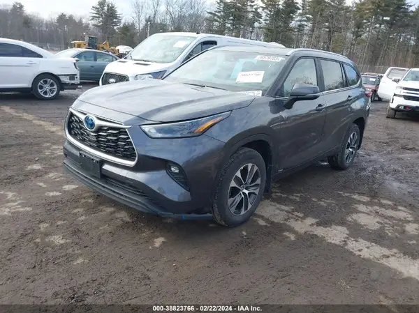 5TDKBRCH4PS584743 2023 TOYOTA HIGHLANDER - Image 2