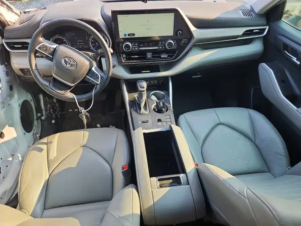 5TDKBRCH4PS585729 2023 TOYOTA HIGHLANDER - Image 8