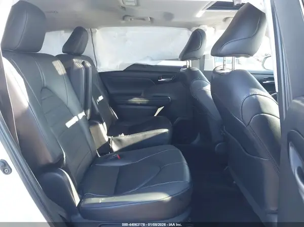 5TDKBRCH4SS654525 2025 TOYOTA HIGHLANDER - Image 8