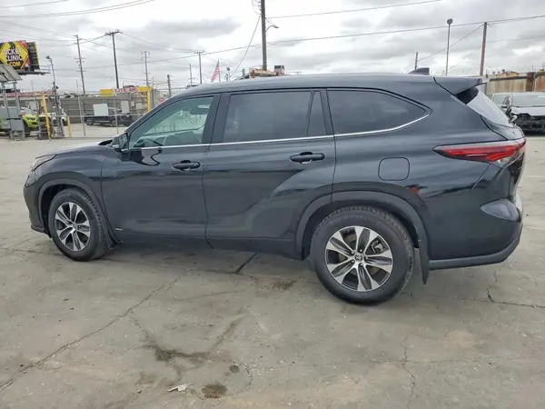 5TDKBRCH4SS668103 2025 TOYOTA HIGHLANDER - Image 2