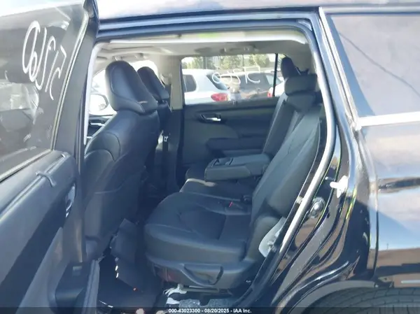 5TDKBRCH4SS673883 2025 TOYOTA HIGHLANDER - Image 8