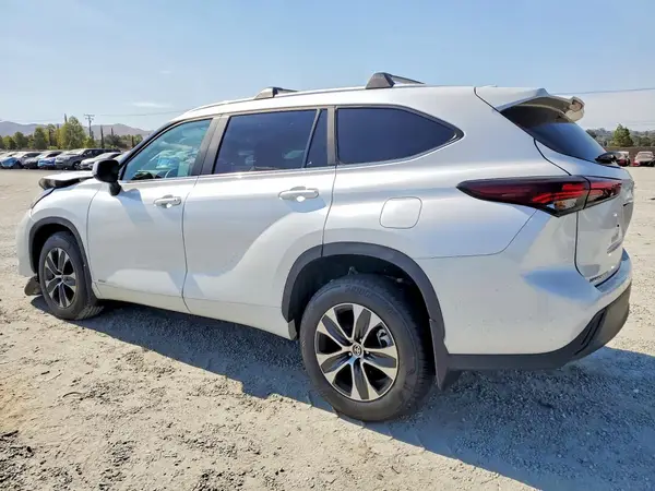 5TDKBRCH4TS710996 2026 TOYOTA HIGHLANDER - Image 2