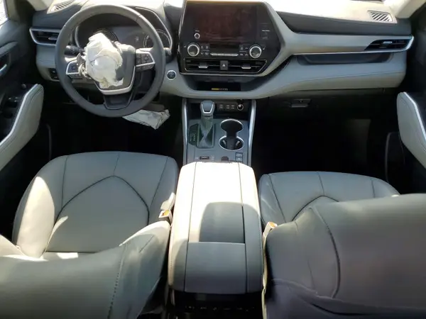 5TDKBRCH4TS710996 2026 TOYOTA HIGHLANDER - Image 8