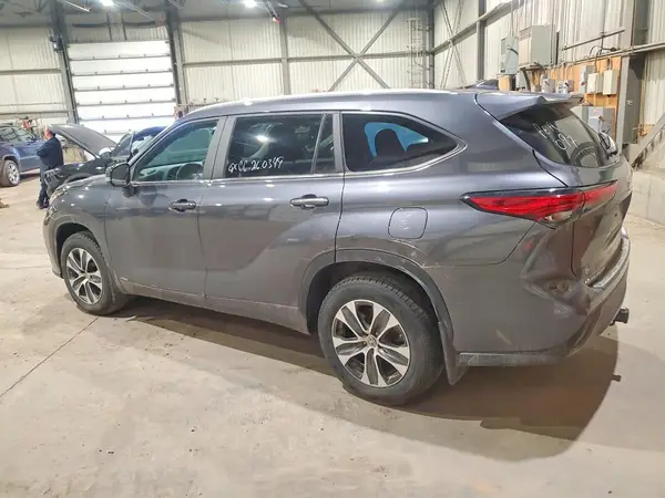 5TDKBRCH5PS115368 2023 TOYOTA HIGHLANDER - Image 2