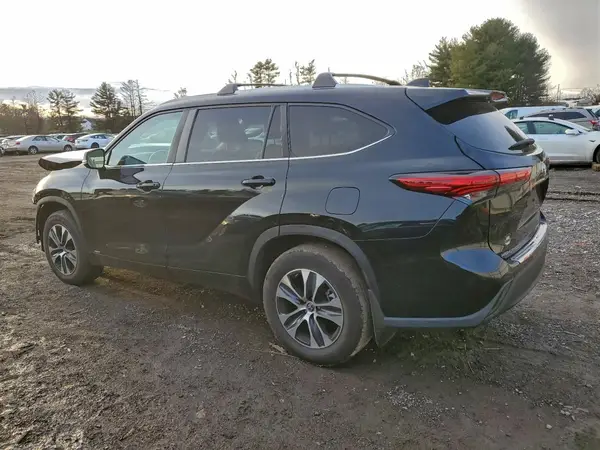 5TDKBRCH5PS120182 2023 TOYOTA HIGHLANDER - Image 2