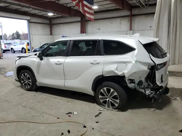 5TDKBRCH5RS638943 2024 TOYOTA HIGHLANDER - Image 2