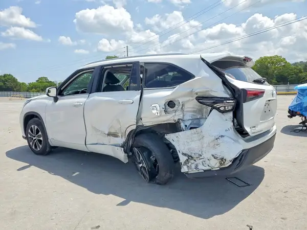 5TDKBRCH5RS642412 2024 TOYOTA HIGHLANDER - Image 2