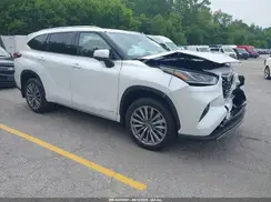 5TDKBRCH5SS660530 2025 TOYOTA HIGHLANDER