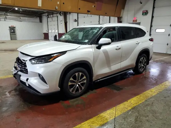 5TDKBRCH6PS117596 2023 TOYOTA HIGHLANDER - Image 1