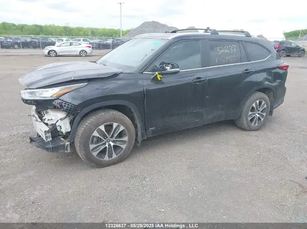 5TDKBRCH6PS128520 2023 TOYOTA HIGHLANDER - Image 2
