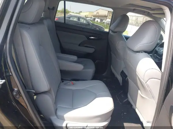 5TDKBRCH6PS131840 2023 TOYOTA HIGHLANDER - Image 8