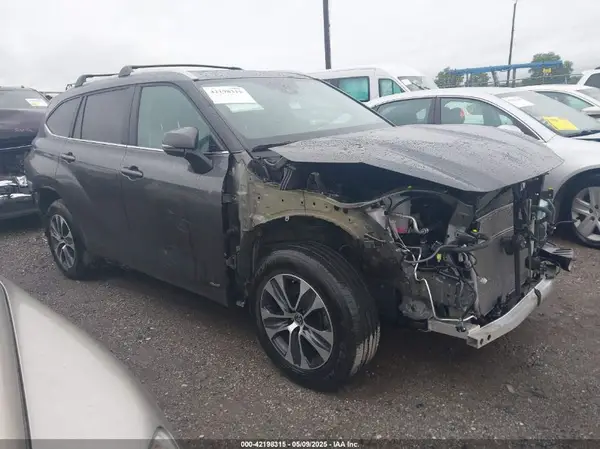 5TDKBRCH6PS564803 2023 TOYOTA HIGHLANDER - Image 1