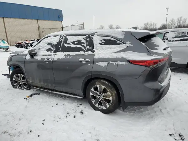 5TDKBRCH6PS583609 2023 TOYOTA HIGHLANDER - Image 2