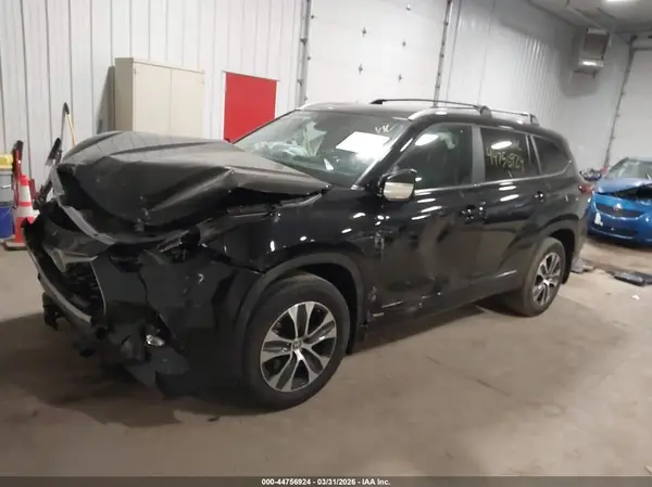 5TDKBRCH6PS602269 2023 TOYOTA HIGHLANDER - Image 2