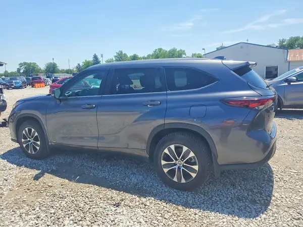 5TDKBRCH6RS141416 2024 TOYOTA HIGHLANDER - Image 2