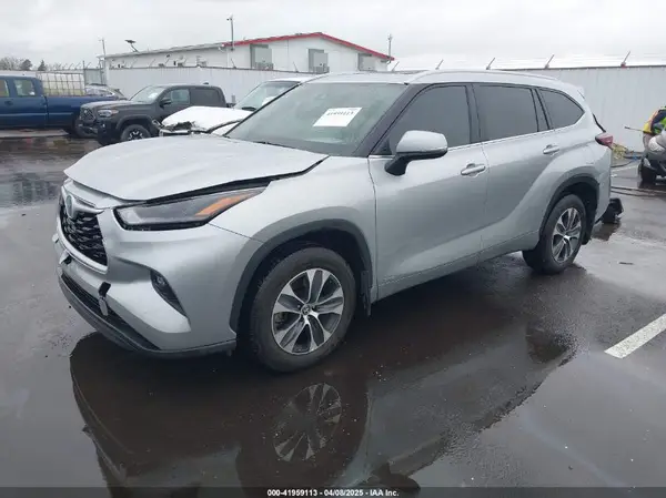 5TDKBRCH6RS604722 2024 TOYOTA HIGHLANDER - Image 2