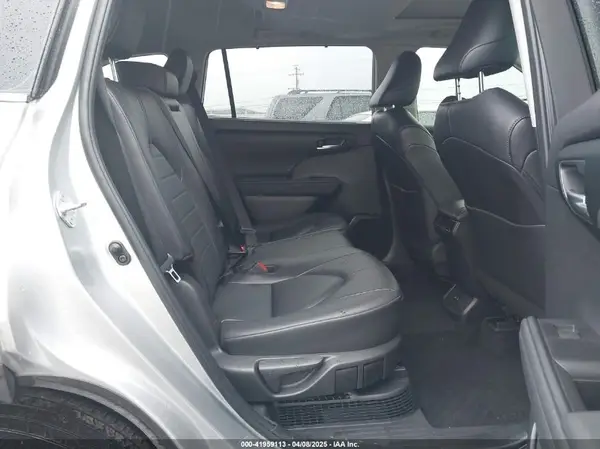 5TDKBRCH6RS604722 2024 TOYOTA HIGHLANDER - Image 8