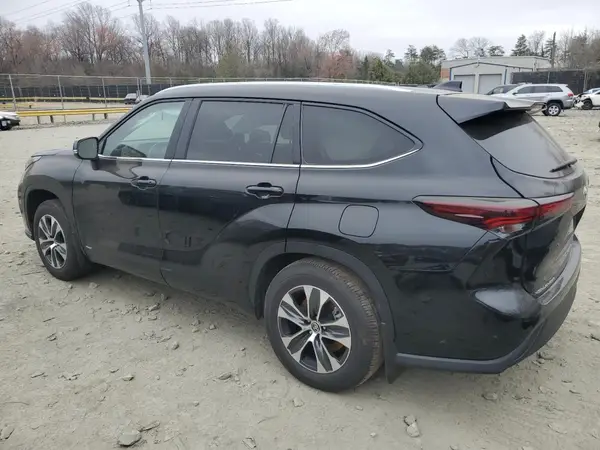 5TDKBRCH6RS610410 2024 TOYOTA HIGHLANDER - Image 2