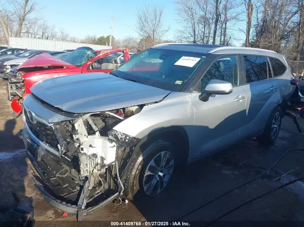 5TDKBRCH6RS612934 2024 TOYOTA HIGHLANDER - Image 2