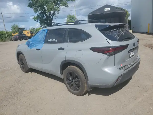 5TDKBRCH6RS627577 2024 TOYOTA HIGHLANDER - Image 2