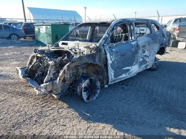 5TDKBRCH6RS631919 2024 TOYOTA HIGHLANDER - Image 2