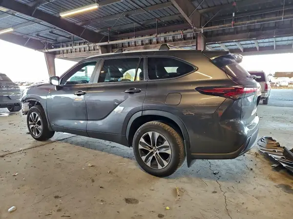5TDKBRCH6RS635680 2024 TOYOTA HIGHLANDER - Image 2
