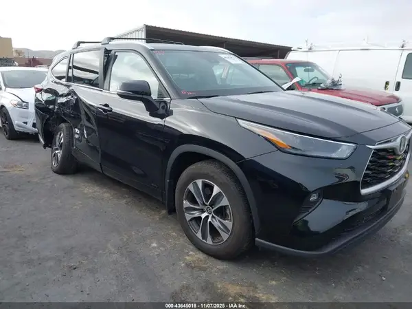 5TDKBRCH6RS640653 2024 TOYOTA HIGHLANDER - Image 1